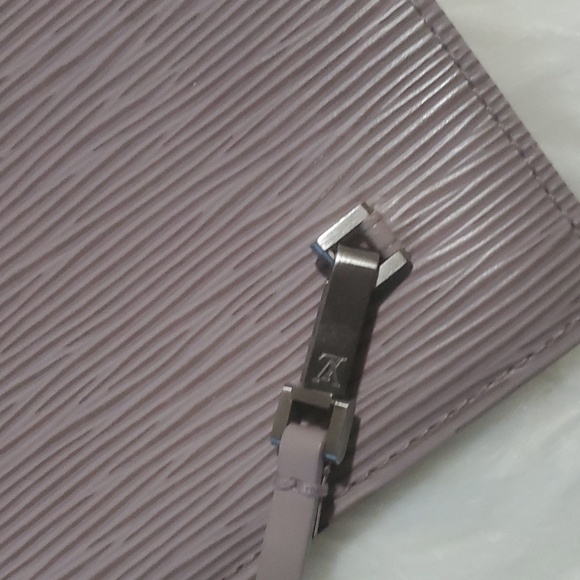 Louis Vuitton PEPPER EPI ROCHELLE BELT BAG - Picture 15 of 17